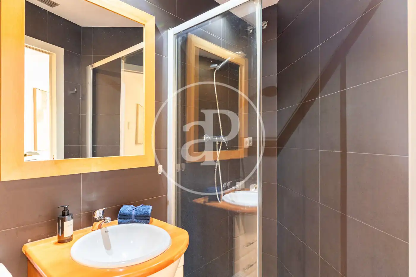 Baño de Piso en venta en Barcelona con Aire acondicionado, Calefacción y Balcón