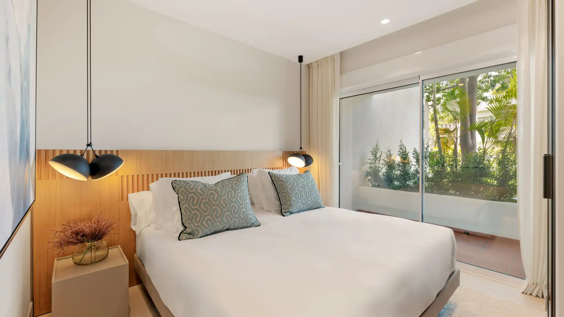 Habitación de Apartamento en venta en Estepona con Terraza, Amueblado y Piscina comunitaria