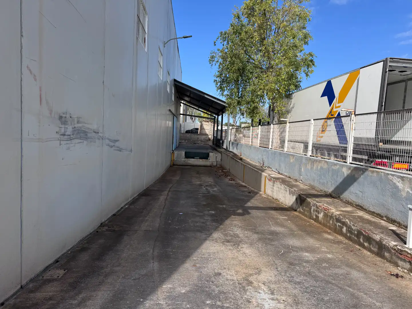 Exterior view of Industrial buildings for rent in Ceutí