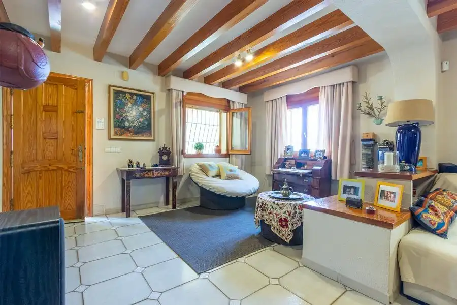 Sala d'estar de Casa o xalet en venda en Finestrat amb Jardí privat, Terrassa i Traster