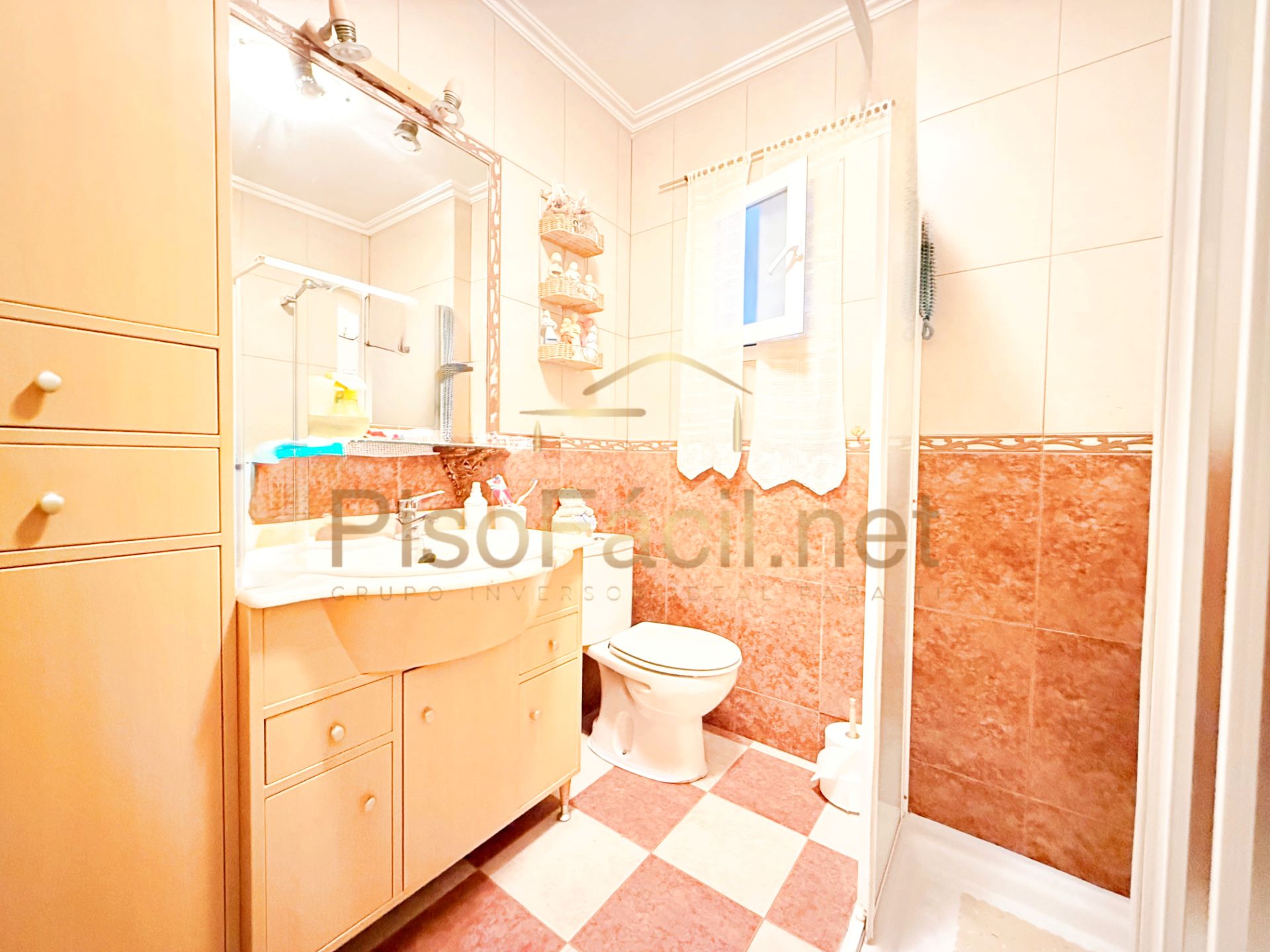 Bathroom of Flat for sale in Parla  with Heating