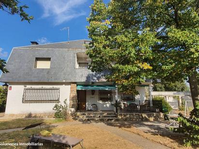 Vista exterior de Casa o xalet en venda en Galapagar amb Calefacció, Jardí privat i Terrassa