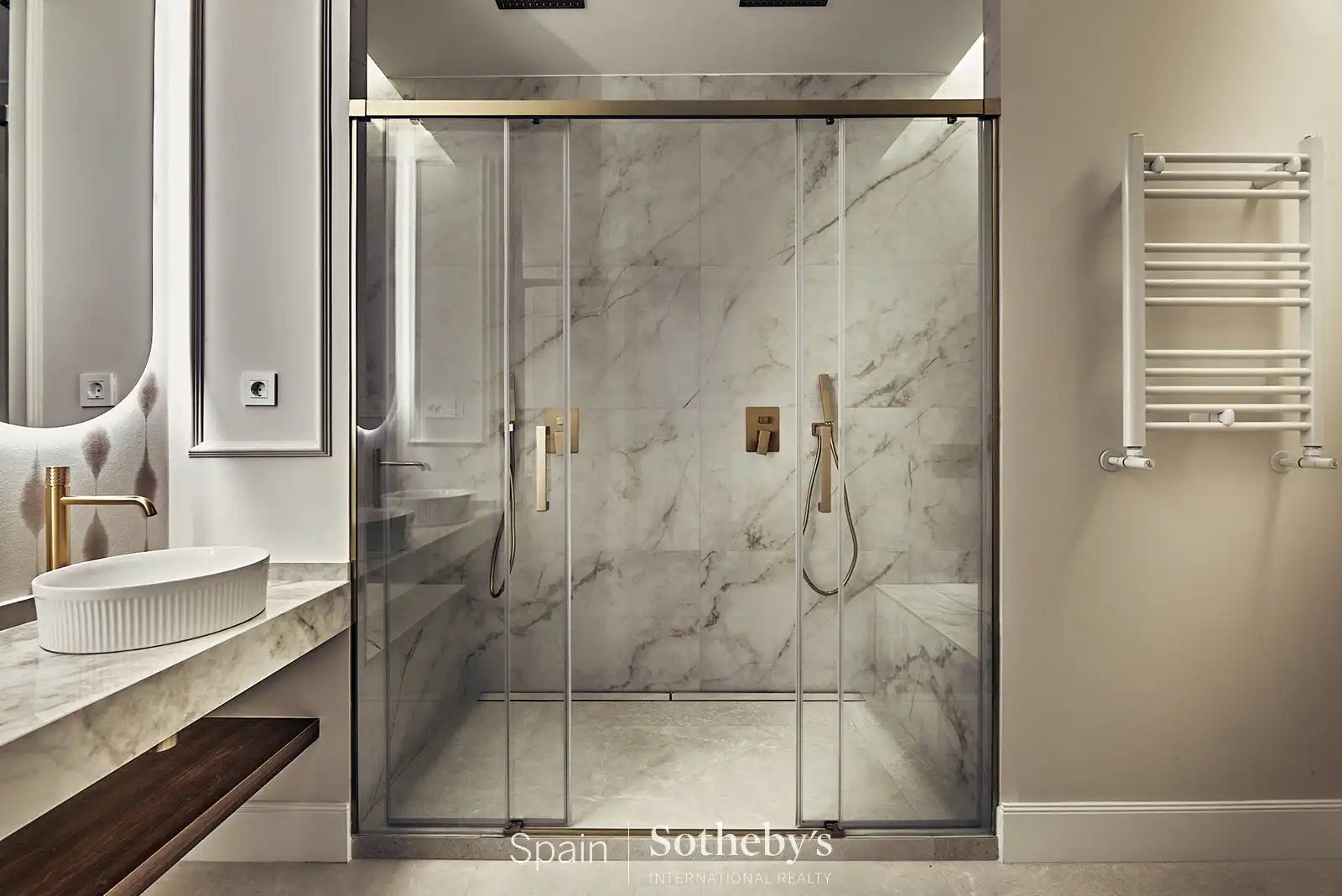Bany de Apartament en venda en Madrid amb Aire condicionat