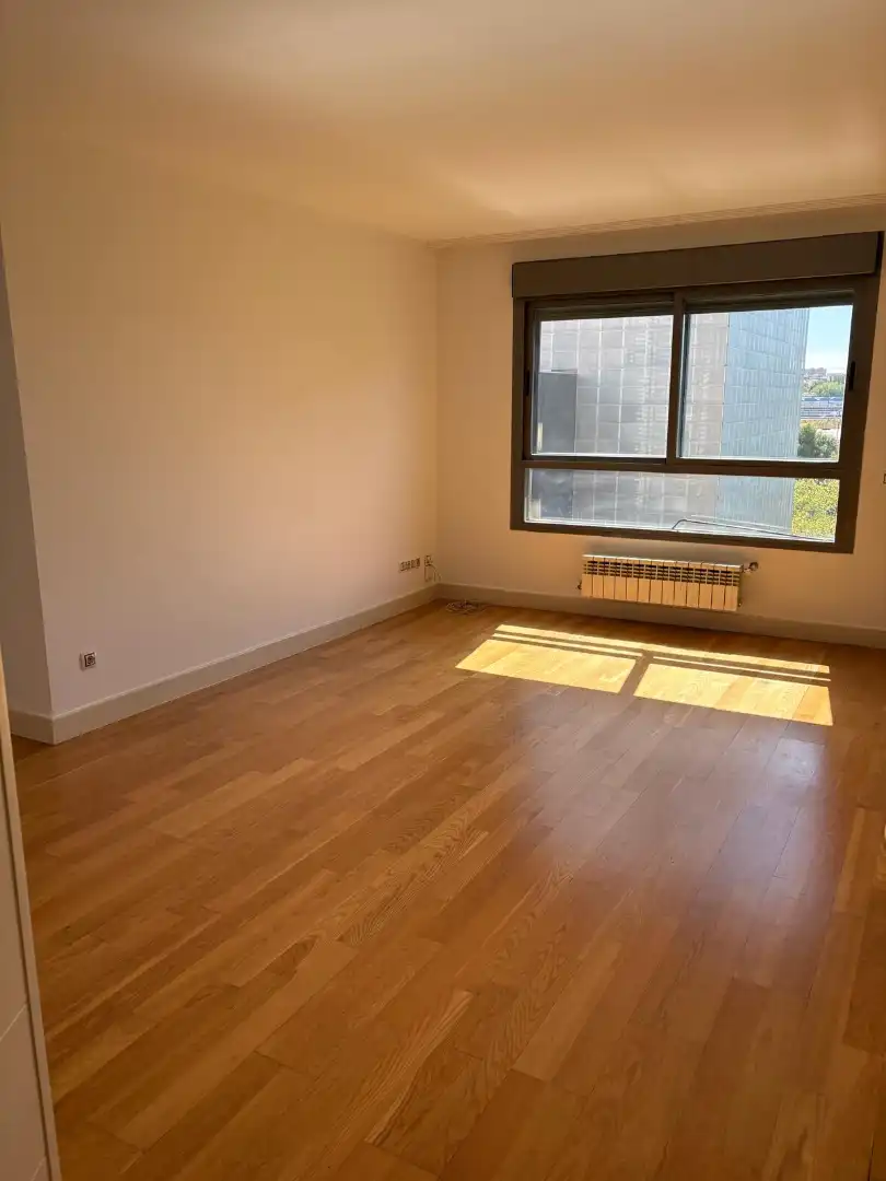 Bedroom of Flat for rent in Madrid  with Air Conditioner, Heating and Storage room