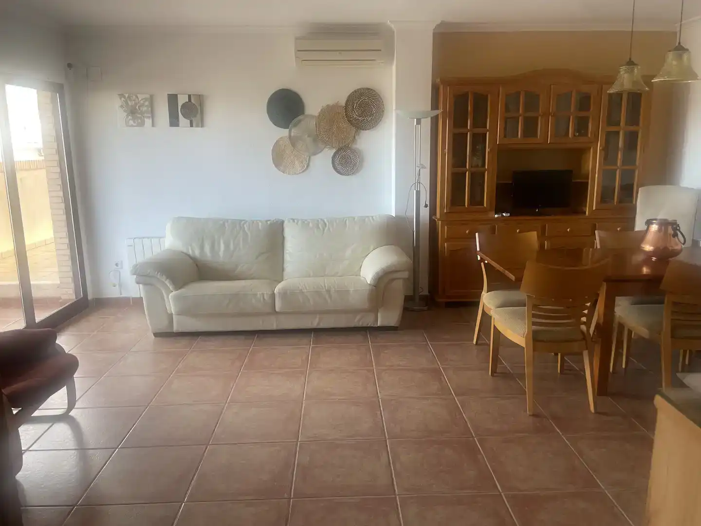 Wohnzimmer von Dachboden zur Miete in Canet d'En Berenguer mit Klimaanlage, Schwimmbad und Balkon