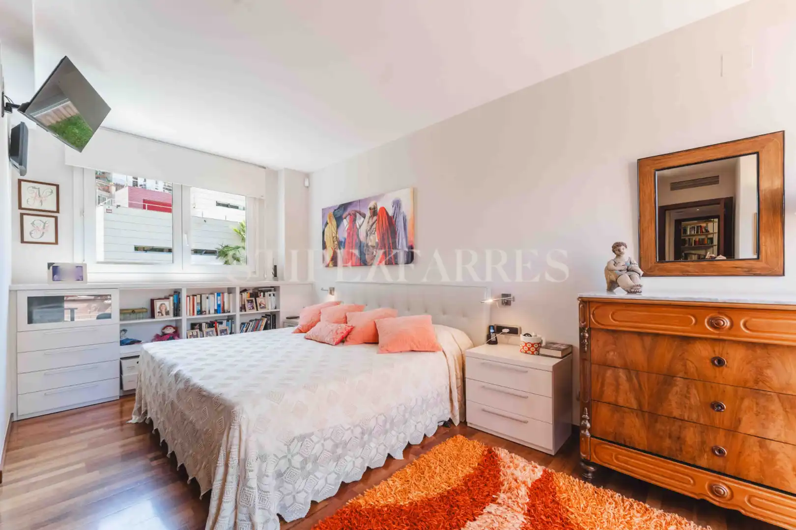 Schlafzimmer von Haus oder Chalet zum Verkauf in Barcelona mit Klimaanlage, Heizung und Privatgarten