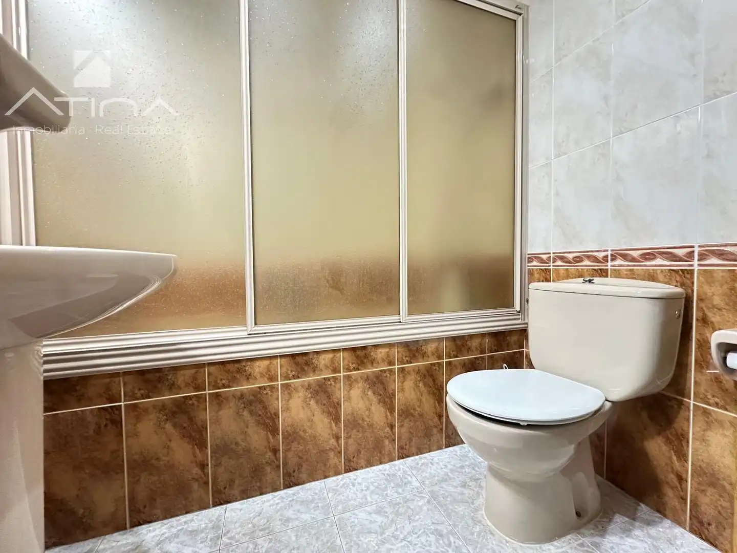 Bathroom of Ground floor for sale in Daimús  with Air Conditioner, Heating and Private garden