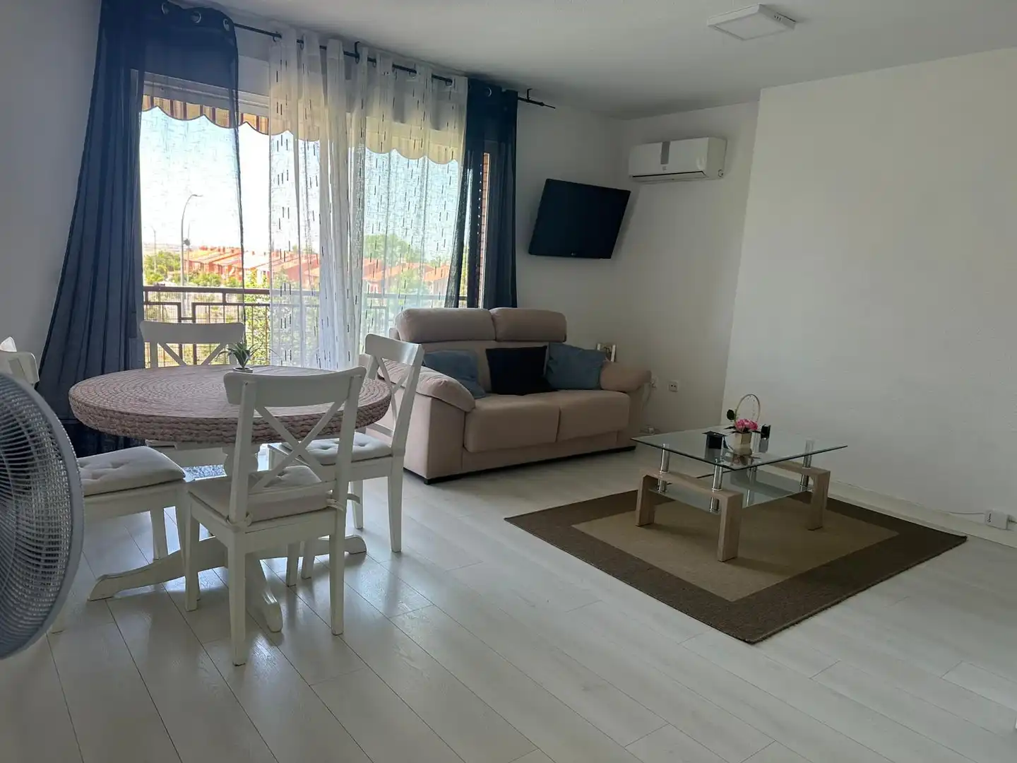 Living room of Flat for rent in Móstoles  with Heating, Terrace and Oven