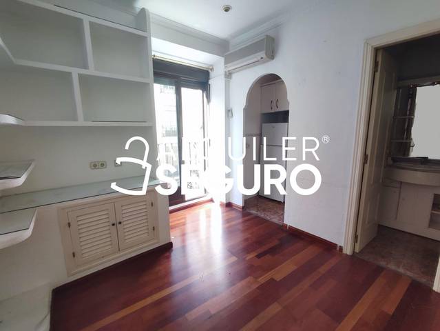 Piso en Alquiler en del Mesón de Paredes en Embajadores - Lavapiés