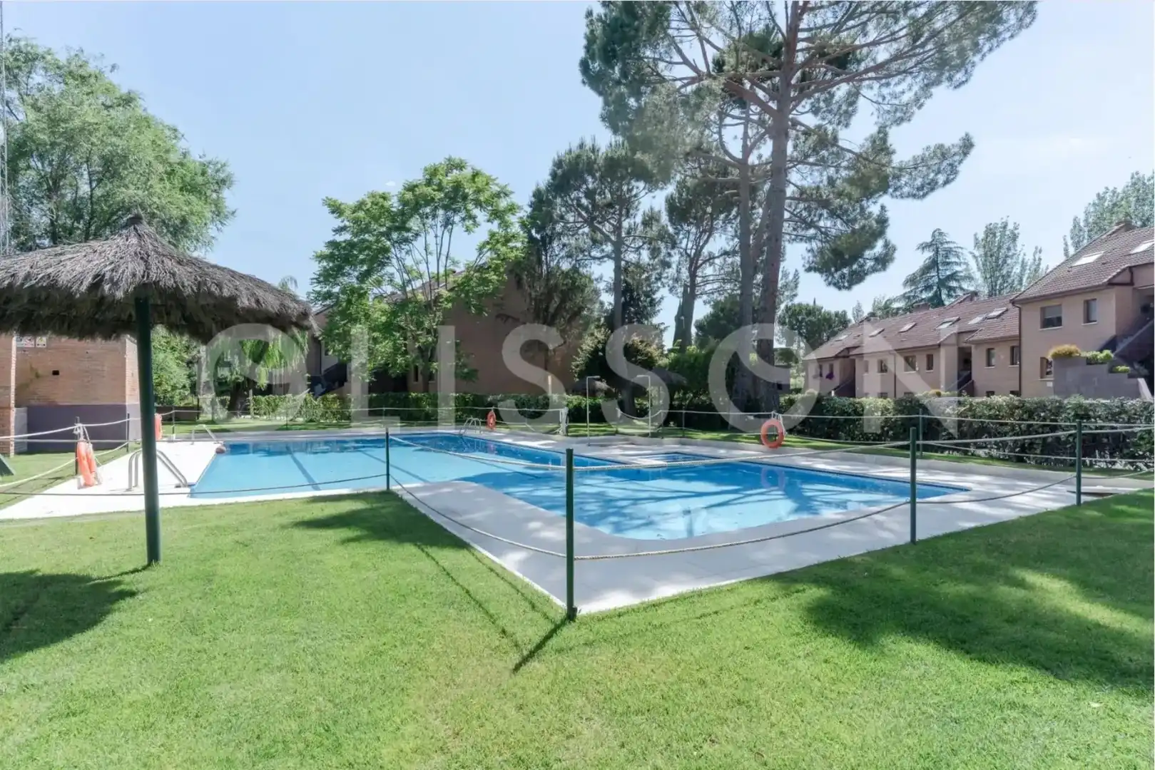 Piscina de Àtic en venda en La Moraleja amb Aire condicionat, Calefacció i Piscina comunitària