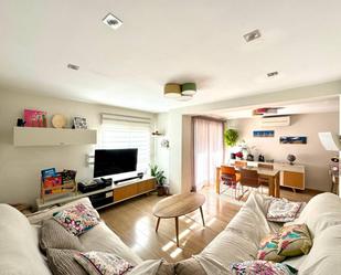 Living room of Flat for sale in  Valencia Capital  with Air Conditioner, Heating and Balcony