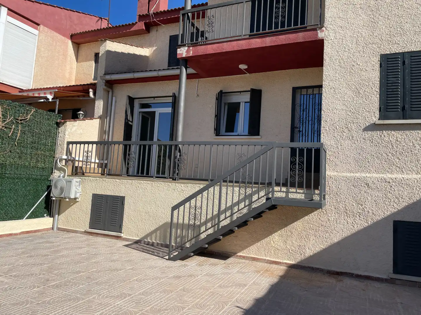 Vista exterior de Casa o chalet de alquiler en San Agustín del Guadalix con Aire acondicionado, Calefacción y Jardín privado