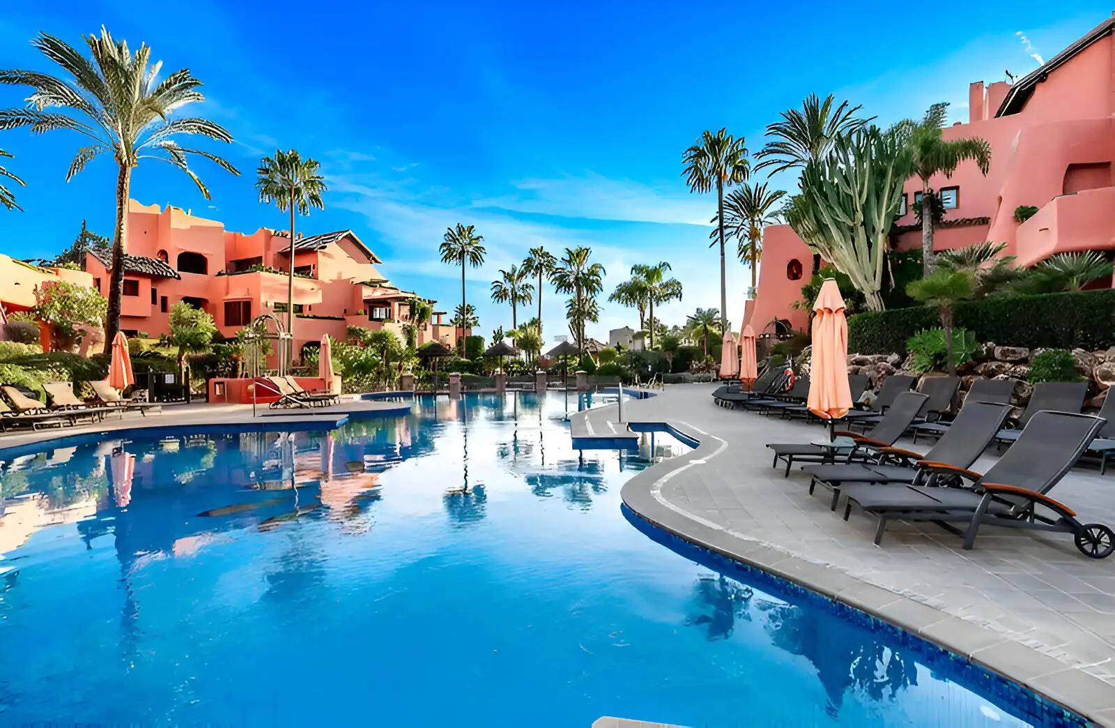 Àtic amb piscina en venda a Estepona Pueblo, imagen 13