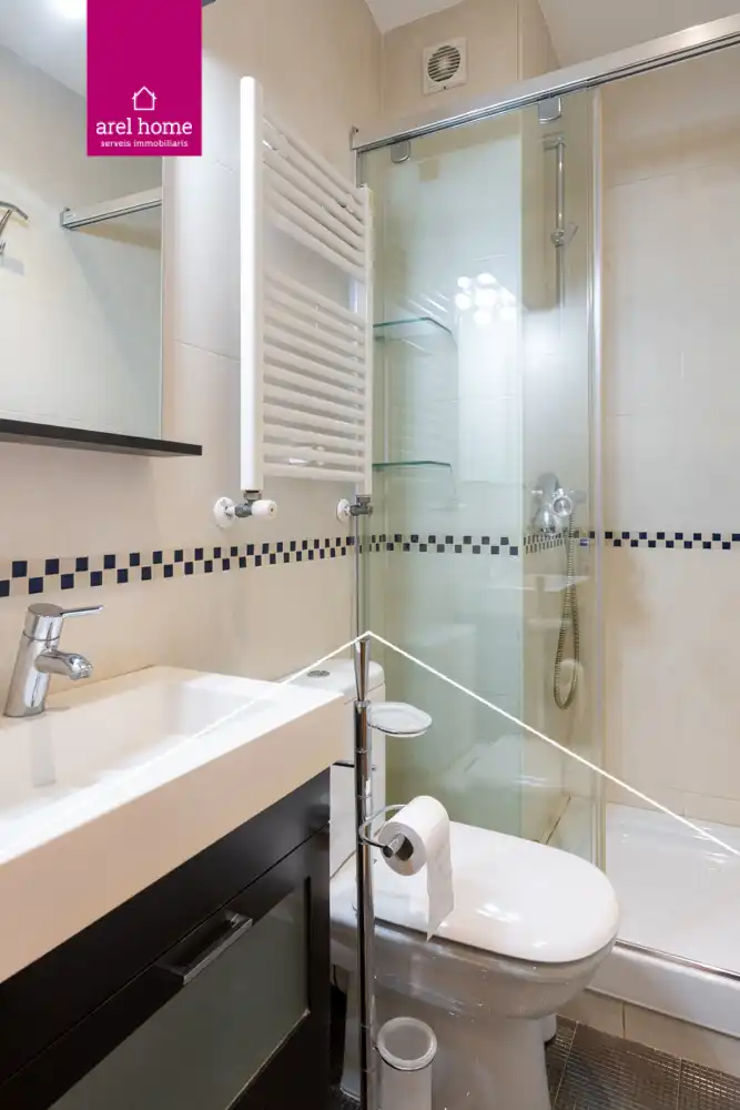 Bathroom of Flat for sale in Esplugues de Llobregat  with Air Conditioner