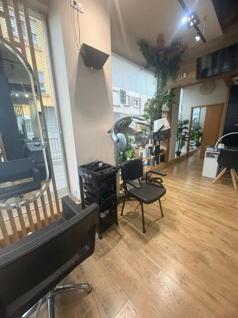Local en traspaso en Torrelavega  con Aire acondicionado, Parquet y Amueblado