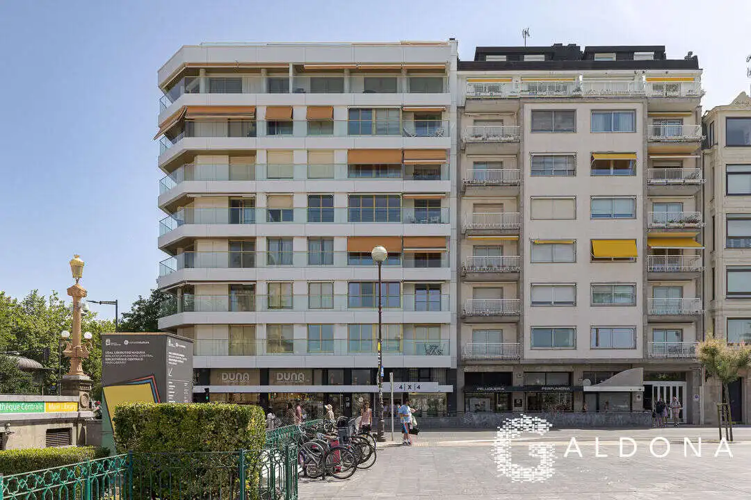 Vista exterior de Piso en venta en Donostia - San Sebastián  con Calefacción, Terraza y Balcón