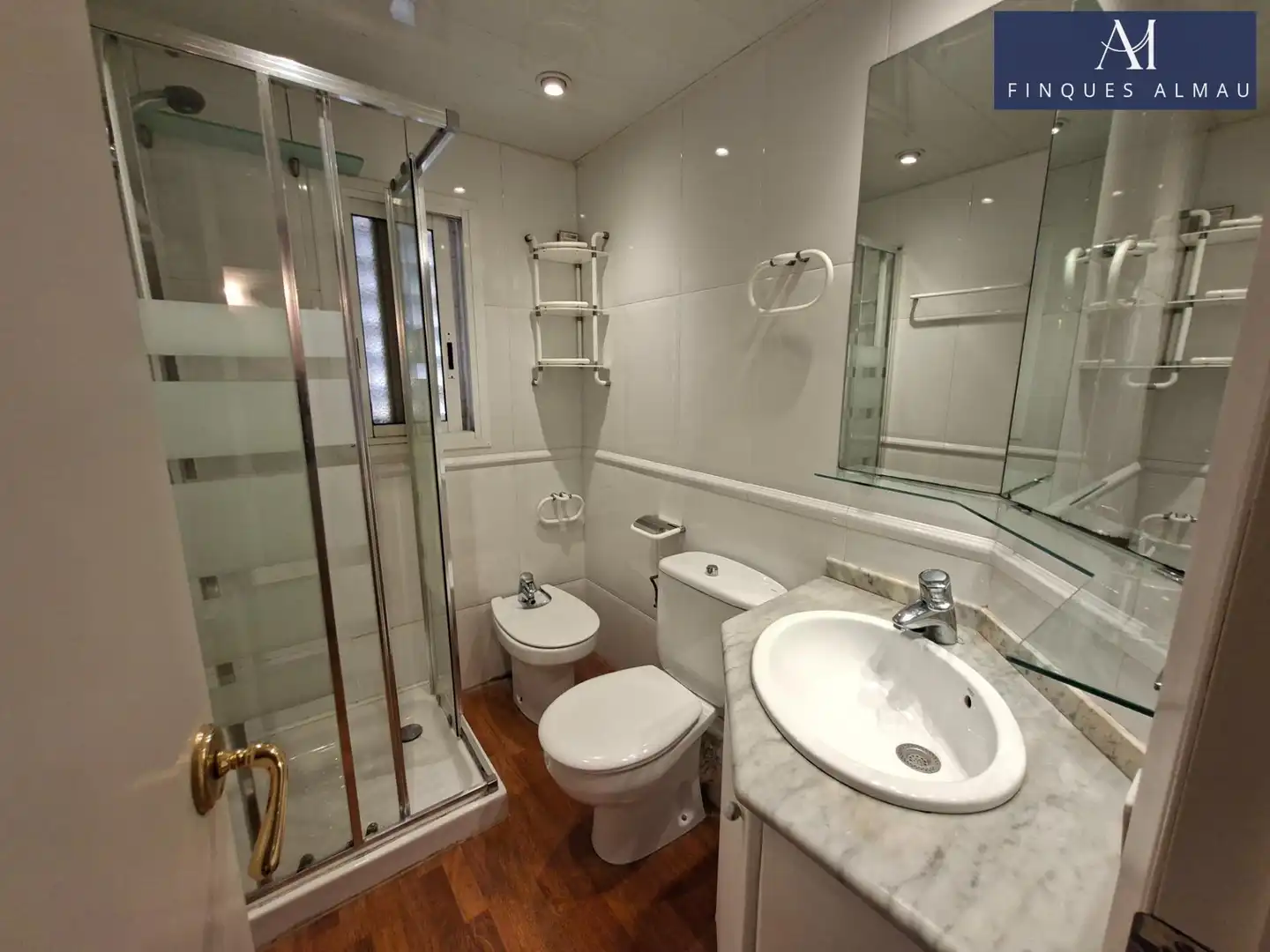 Baño de Piso en venta en Barcelona con Aire acondicionado, Calefacción y Balcón