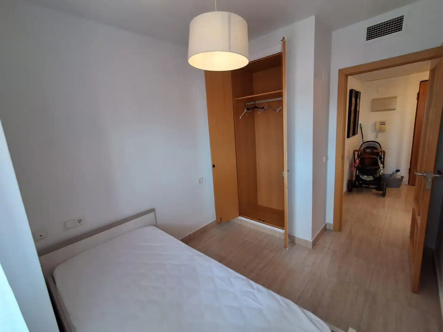 Appartement compact avec piscine à louer à MESTRAL 6, imagen 16