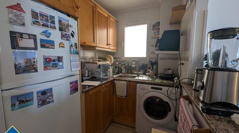 Apartamento con piscina comunitaria, en la provincia de Alicante, en la ciudad de Torrevieja, en el barrio de Playa del Cura. 2 ha