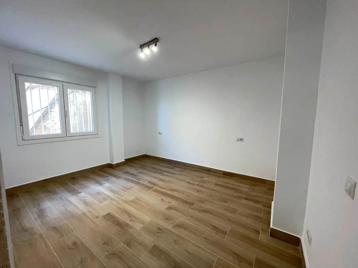 Bedroom of Flat for rent in Málaga  with Air Conditioner, Terrace and Balcony