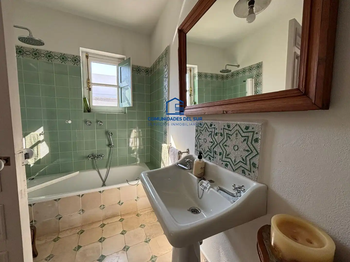 Bany de Casa o xalet de lloguer en El Puerto de Santa María amb Aire condicionat, Terrassa i Piscina