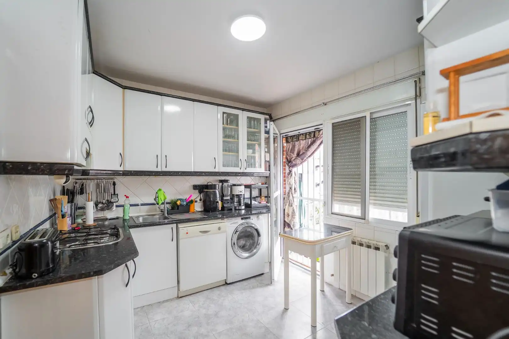 Cocina de Casa adosada en venta en Cedillo del Condado con Calefacción, Jardín privado y Terraza