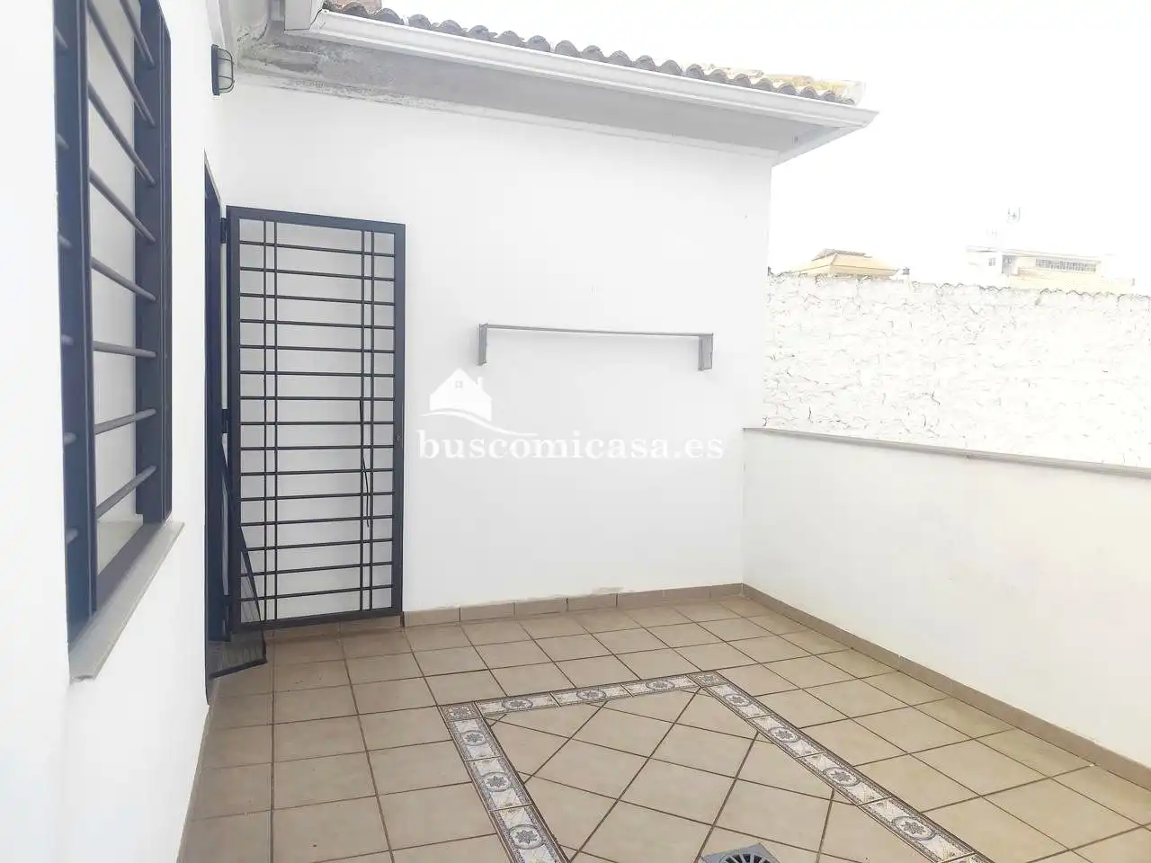 Terrassa de Casa adosada en venda en Fuerte del Rey amb Aire condicionat, Calefacció i Jardí privat