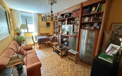 Sala d'estar de Pis en venda en  Madrid Capital amb Calefacció