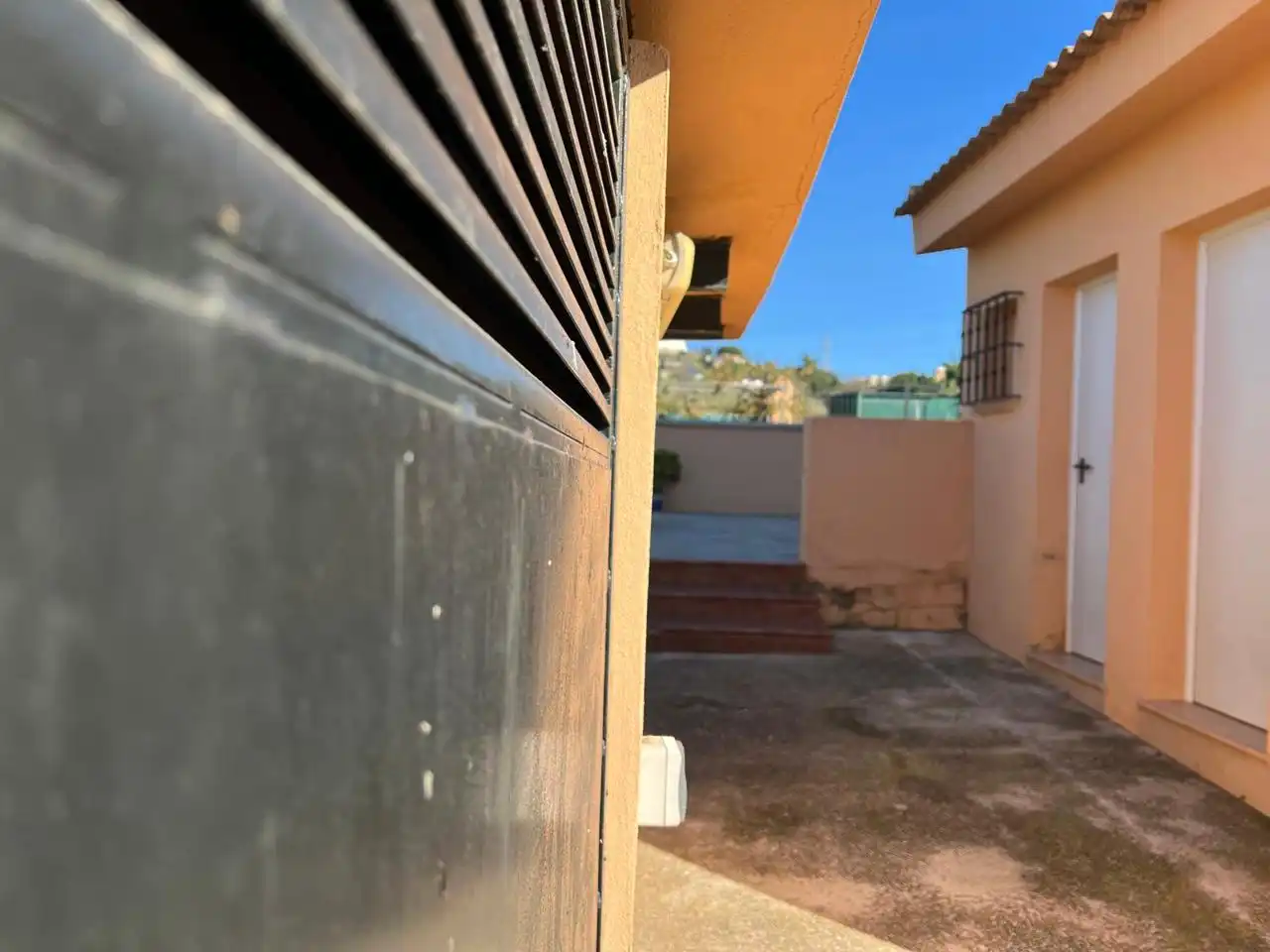 Vista exterior de Finca rústica en venda en Alhaurín de la Torre amb Terrassa, Traster i Alarma