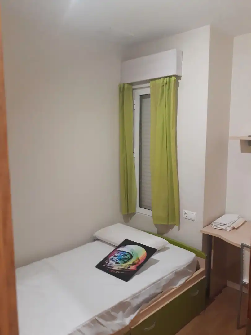 Flat for rent in Carrer Conrado del Campo, Plaza Crevillente - Antiguos Juzgados - El Asilo