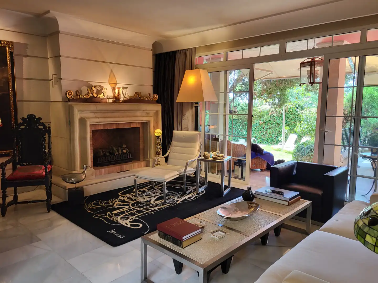 Sala de estar de Casa o chalet en venta en Marbella con Aire acondicionado, Jardín privado y Terraza
