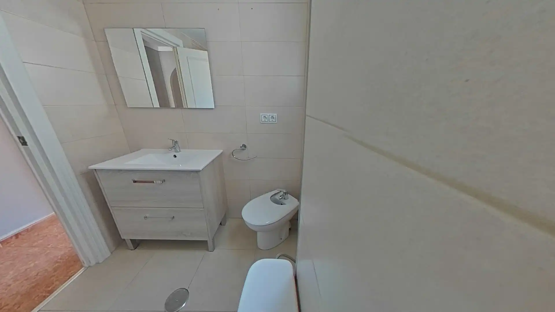 Baño de Piso en venta en La Unión con Aire acondicionado y Balcón
