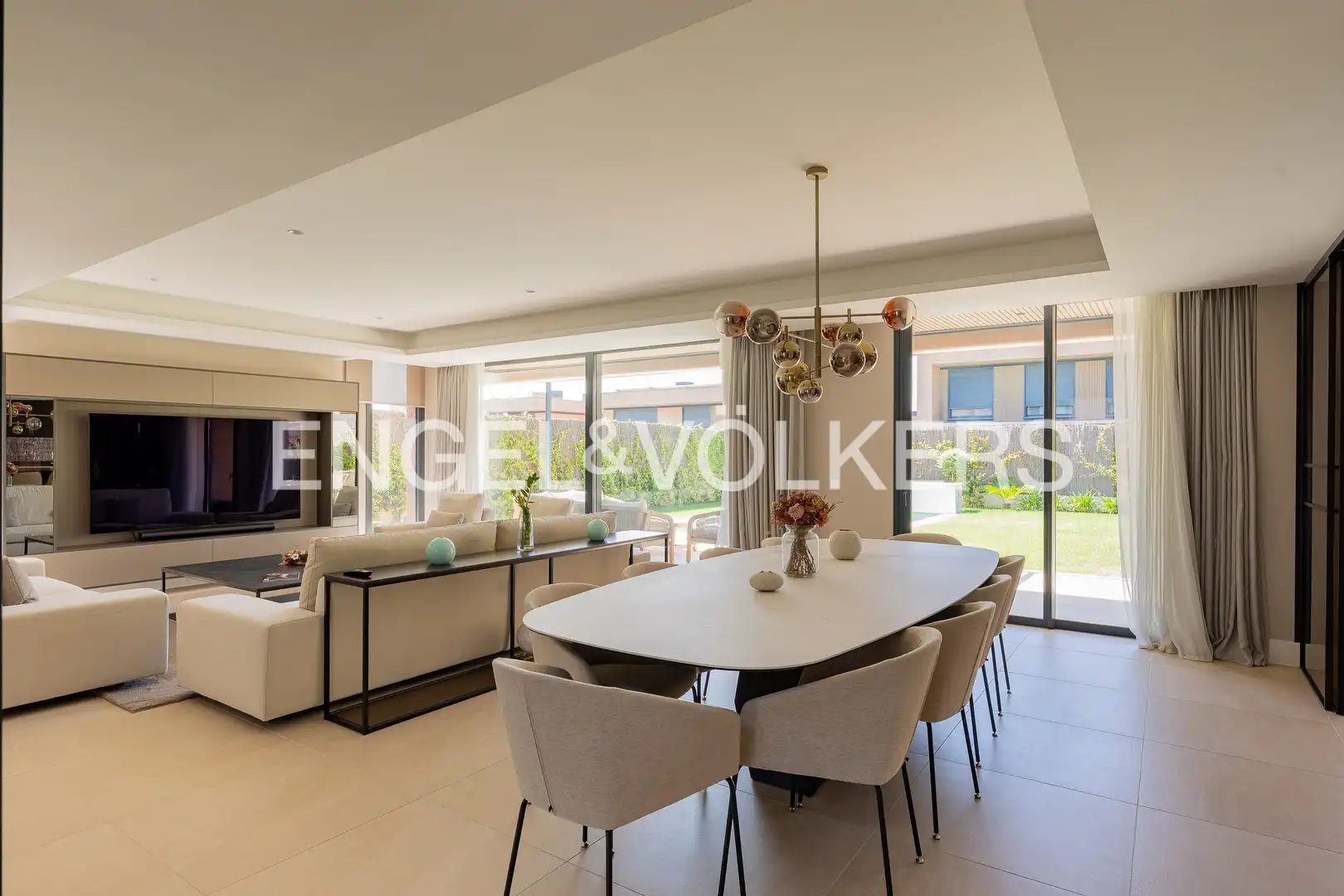 Comedor de Casa o chalet en venta en Las Rozas de Madrid con Aire acondicionado, Calefacción y Jardín privado