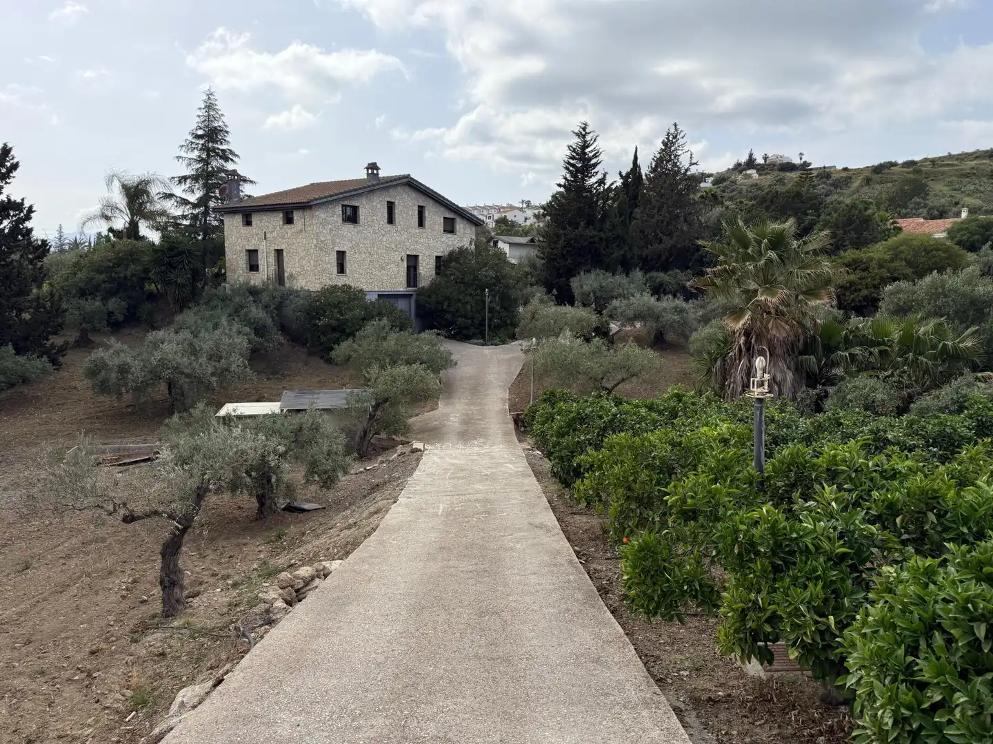 Vista exterior de Casa o chalet en venta en Coín con Aire acondicionado, Calefacción y Jardín privado