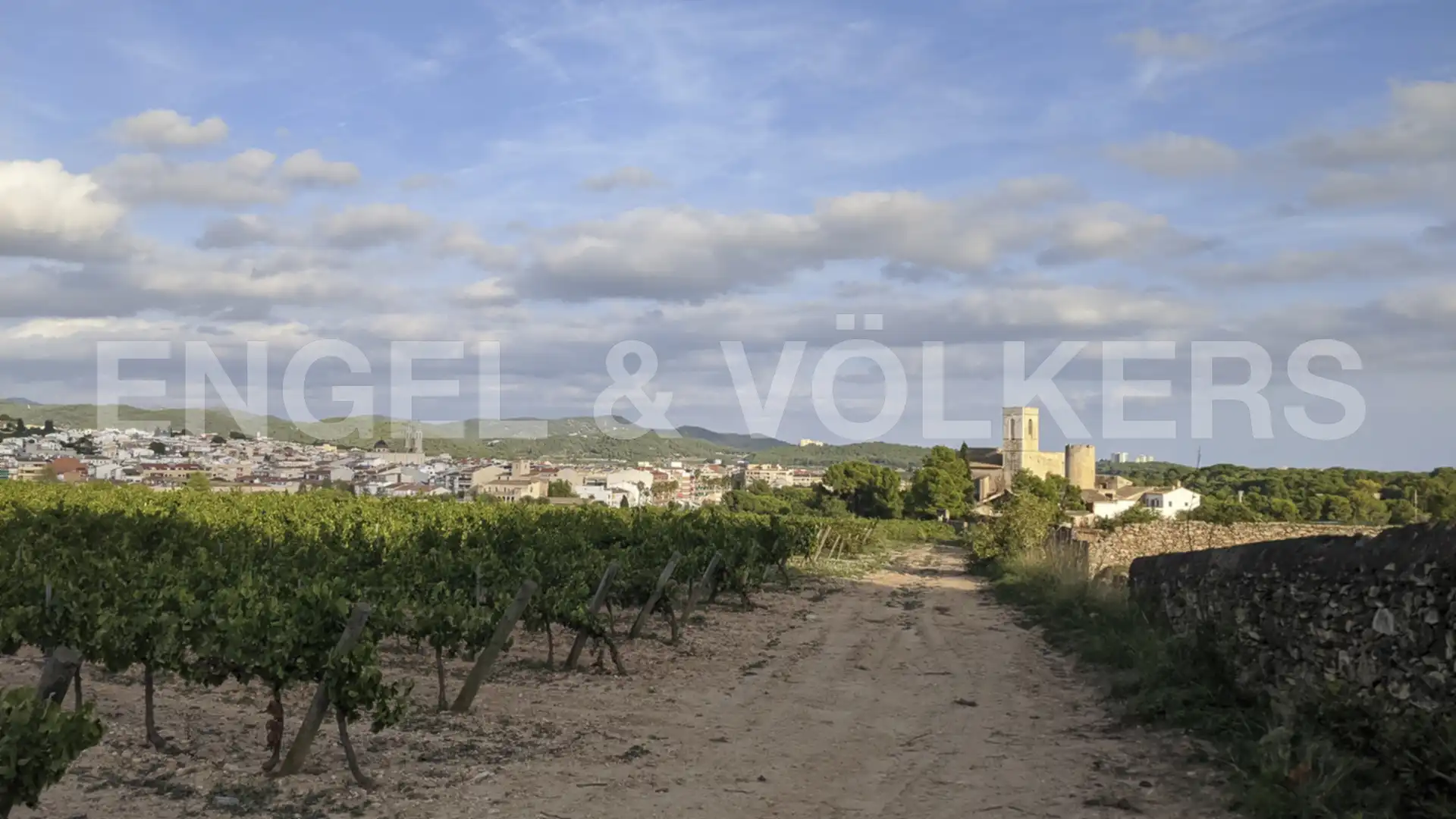 Vista exterior de Garatge en venda en Sant Joan Despí