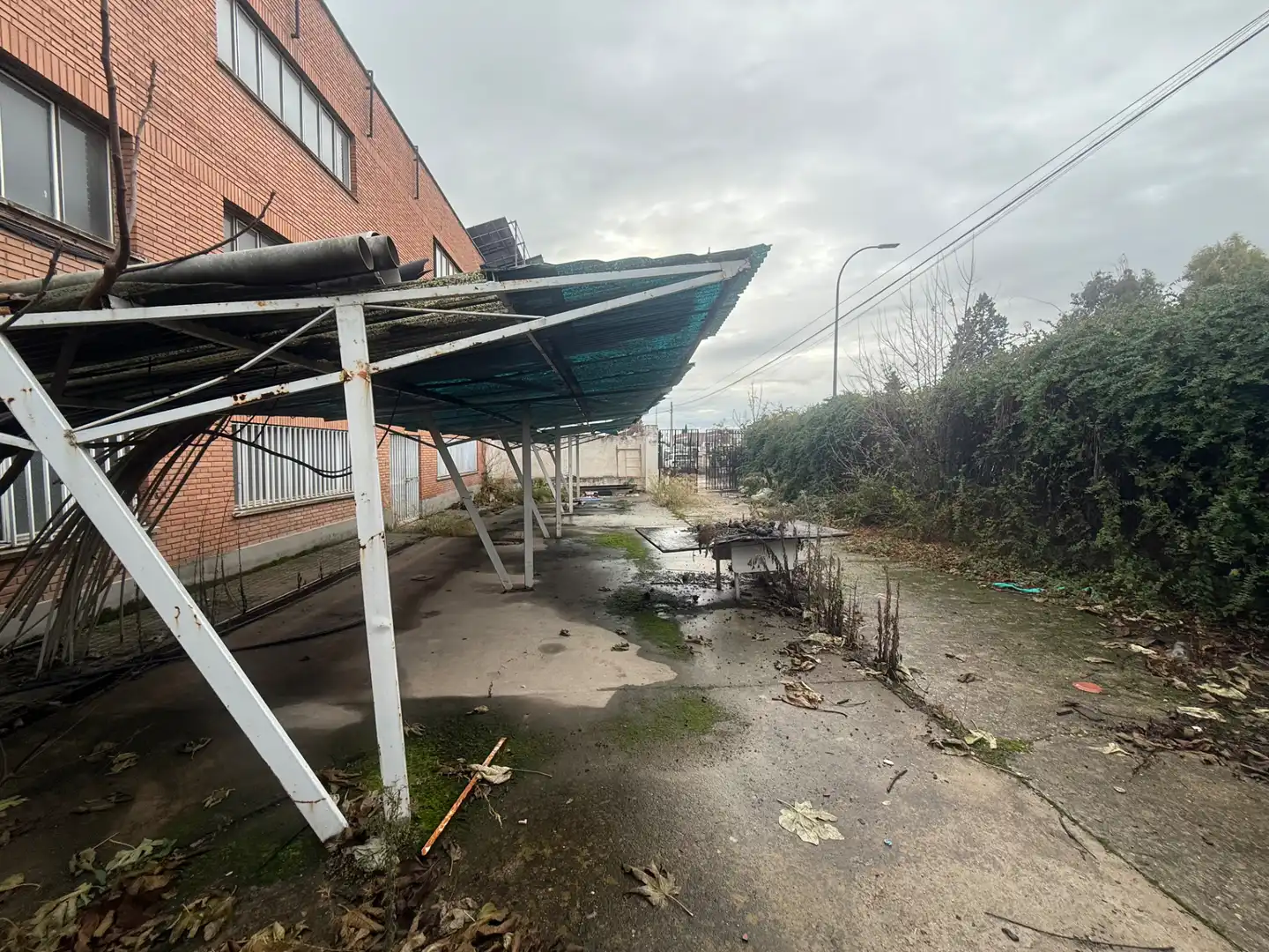 Vista exterior de Nave industrial en venta en San Fernando de Henares con Alarma