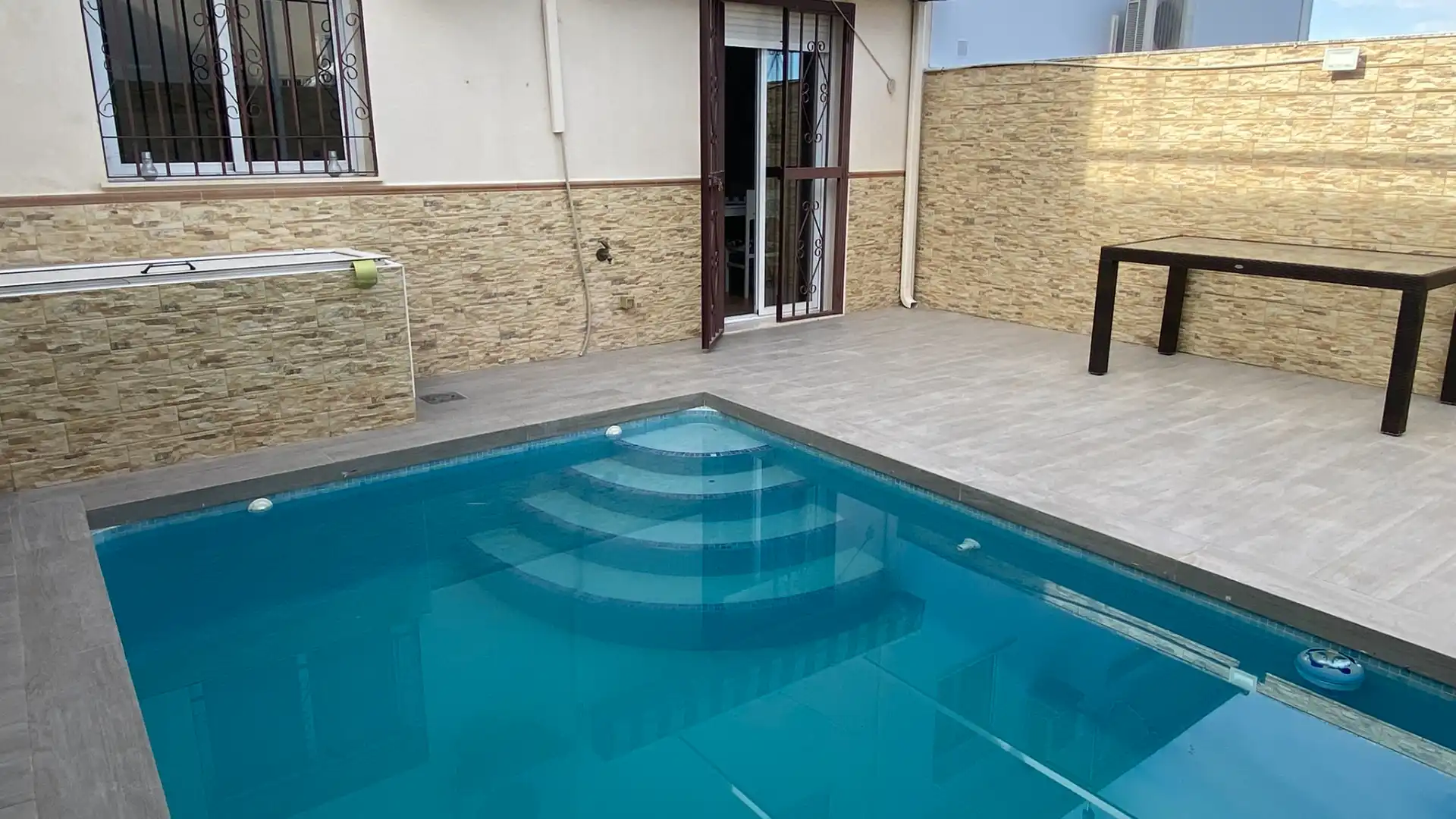 Swimming pool of Single-family semi-detached for sale in La Carlota  with Air Conditioner, Terrace and Swimming Pool