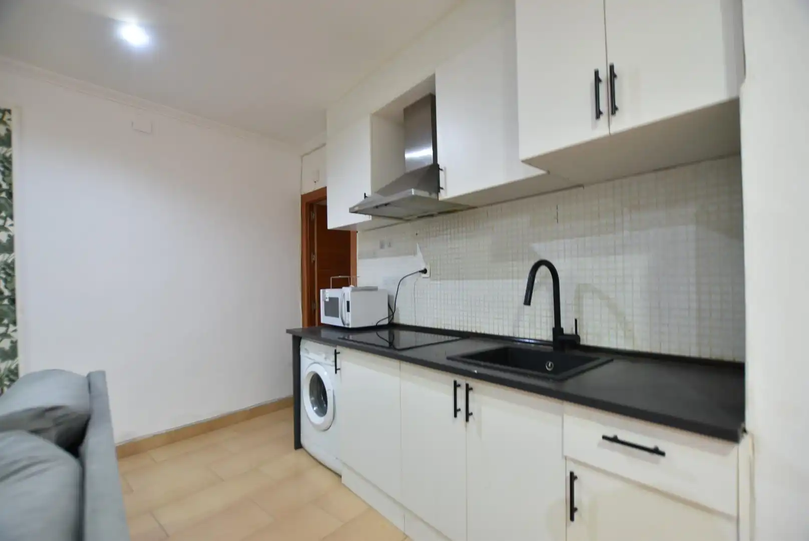 Cuina de Pis de lloguer en Granada amb Calefacció i Moblat