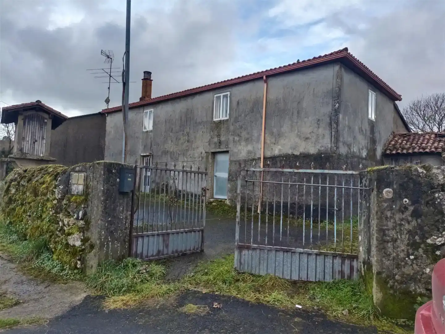 Vista exterior de Finca rústica en venda en Palas de Rei amb Jardí privat, Traster i Balcó