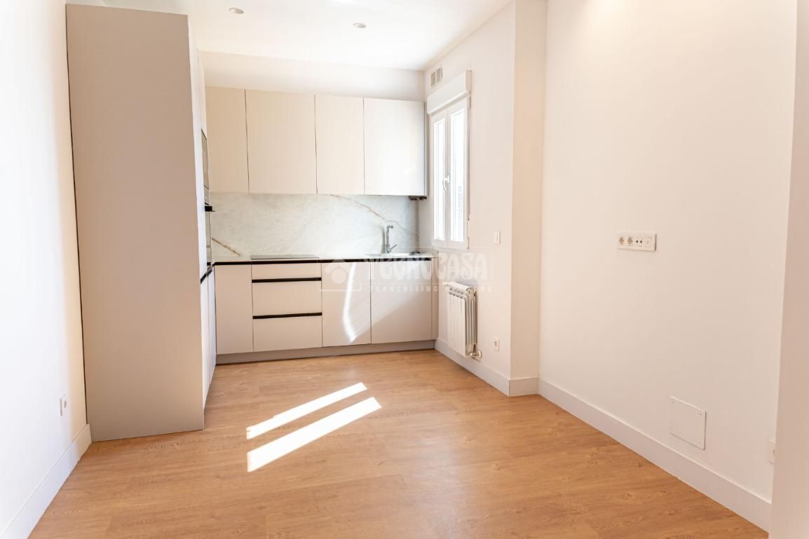 Cocina de Piso de alquiler en  Madrid Capital con Aire acondicionado y Calefacción