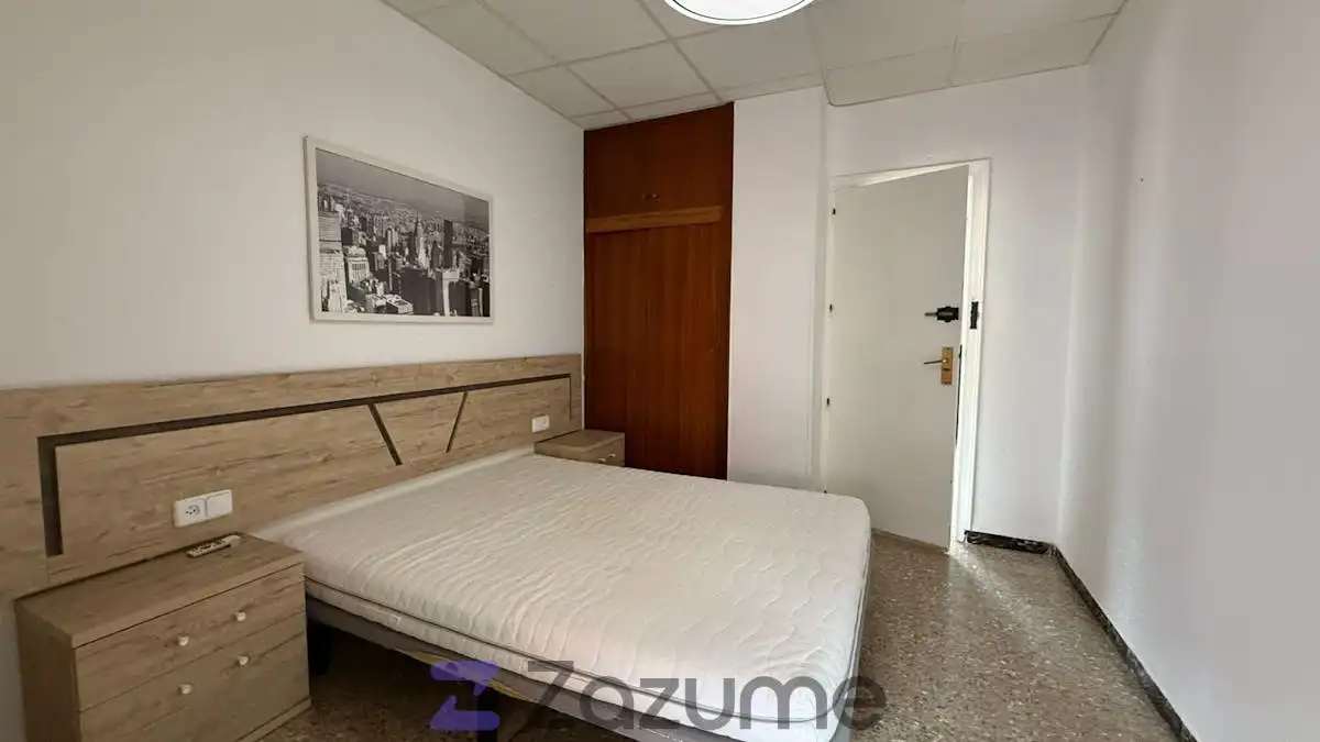 Dormitori de Pis de lloguer en Murcia amb Aire condicionat, Moblat i Forn