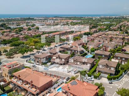 Exterior view of Single-family semi-detached for sale in Cambrils  with Air Conditioner, Heating and Private garden