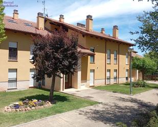 Vista exterior de Pis en venda en Sojuela amb Terrassa