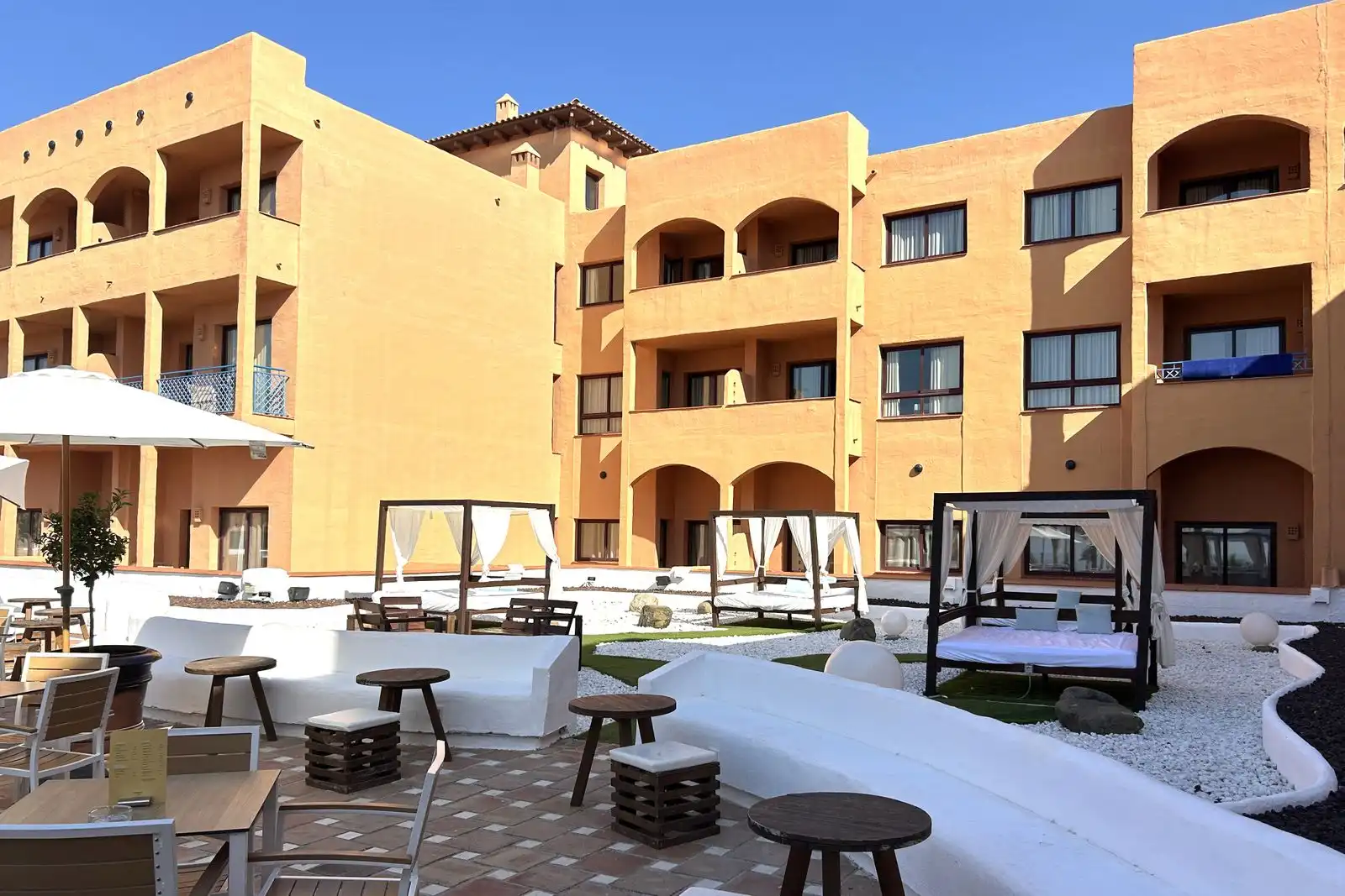 Terrassa de Pis en venda en Benahavís amb Moblat i Piscina comunitària