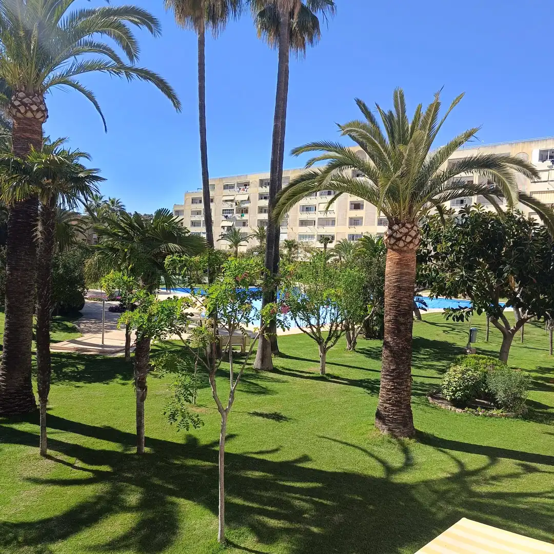 Vista exterior de Apartamento de alquiler en La Pobla de Farnals con Aire acondicionado, Calefacción y Jardín privado