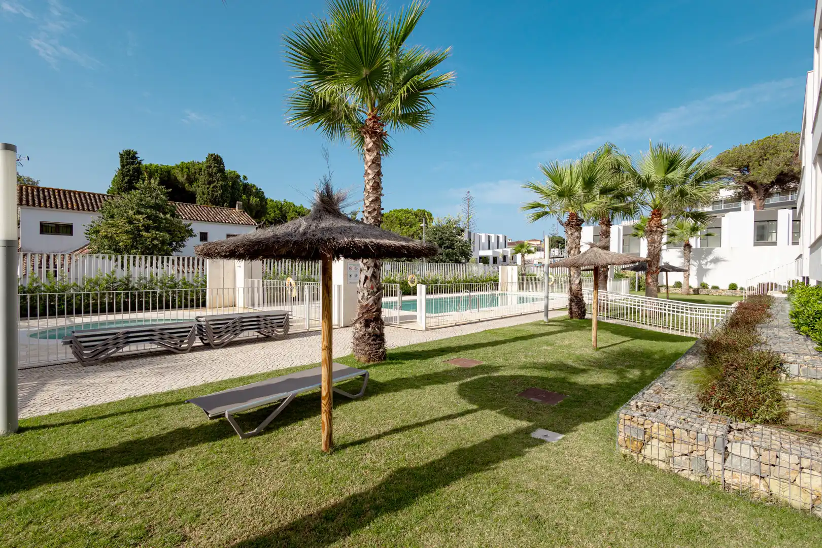Swimming pool of Attic for sale in Marbella  with Air Conditioner, Heating and Terrace