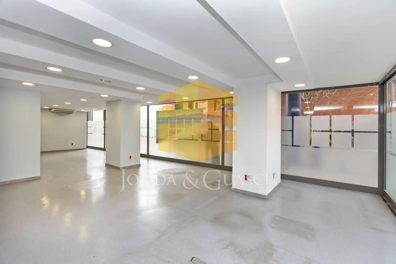 Local comercial en venda a Avinguda de Madrid 150, imagen 3