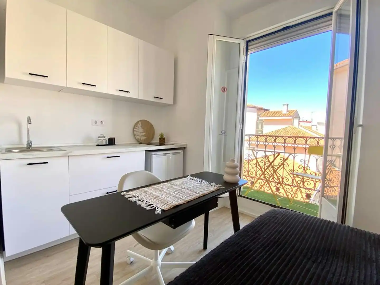 Balcony of Flat for share in Madrid  with Washing machine