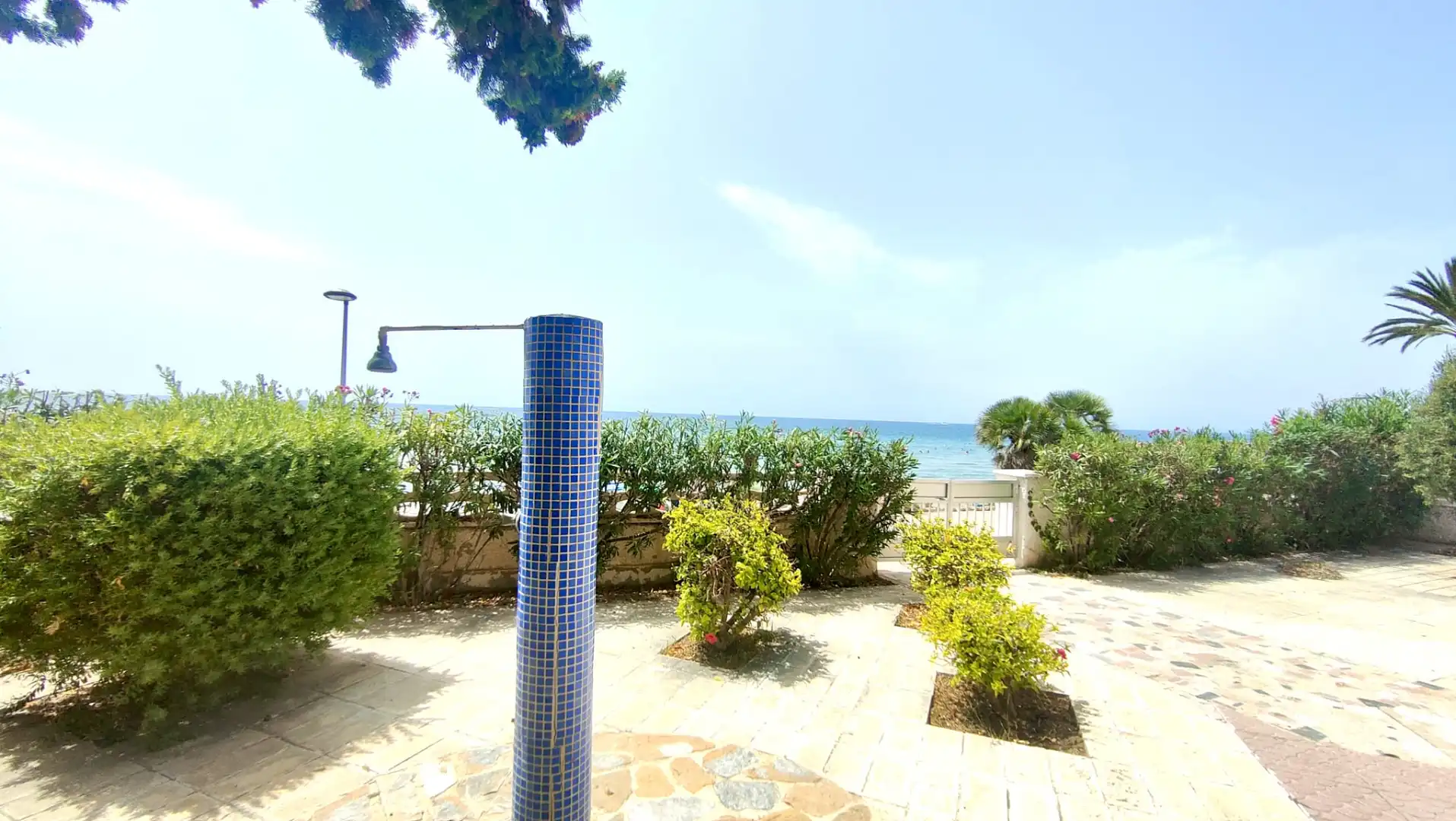Vista exterior de Casa o xalet en venda en Santa Pola amb Jardí privat, Terrassa i Traster