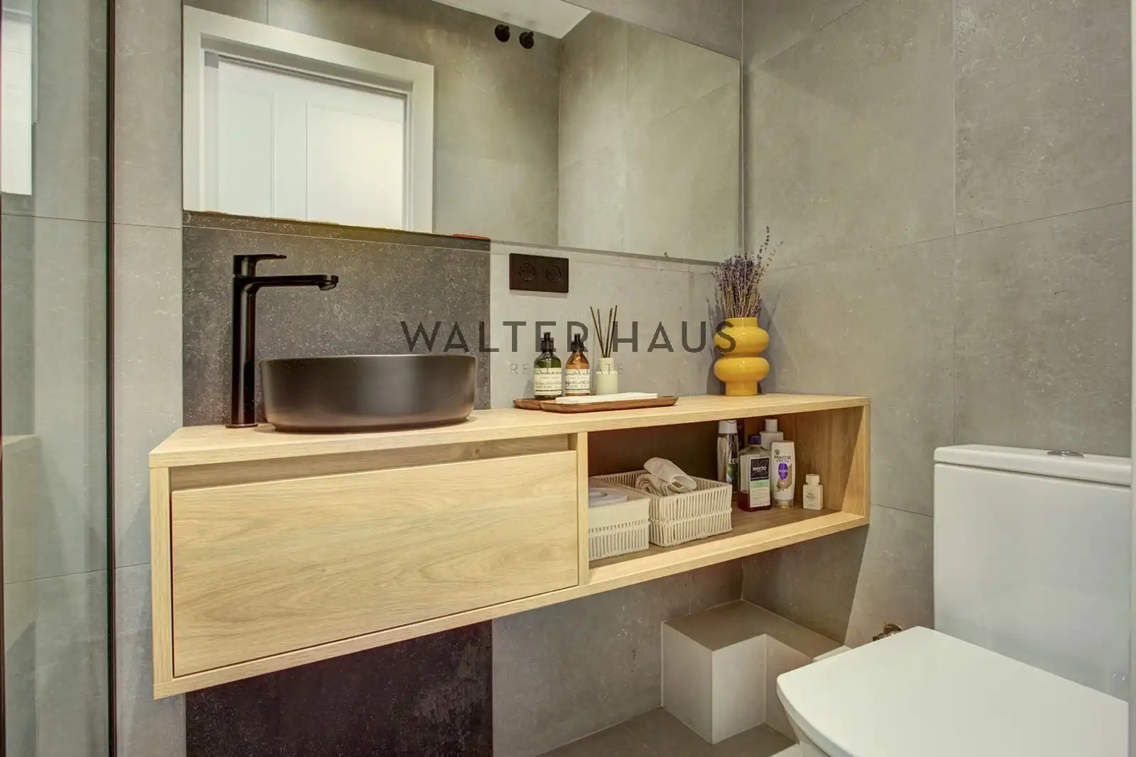 Baño de Piso en venta en Barcelona con Aire acondicionado, Calefacción y Terraza